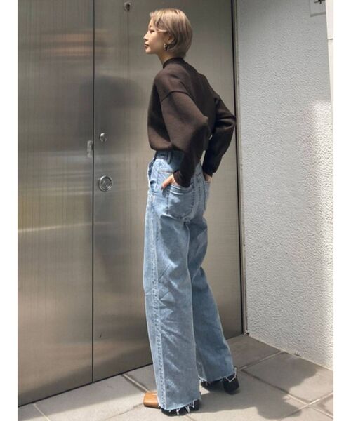 EMODA(エモダ)の「カーブウエストハイウエストジーンズ(デニムパンツ・レディース・ライトブルー/ブラック・SMALL/MEDIUM/X-SMALL)」の11枚目の写真