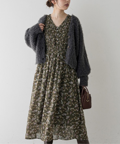 natural couture（ナチュラルクチュール）の「【WEB限定カラー有り】ピンタックプリーツお上品ワンピース（ワンピース・レディース・チャコールグレー/ベージュ/ブルー/ボルドー/その他1/その他2/その他3/その他4/その他5・FREE）」の6枚目の写真