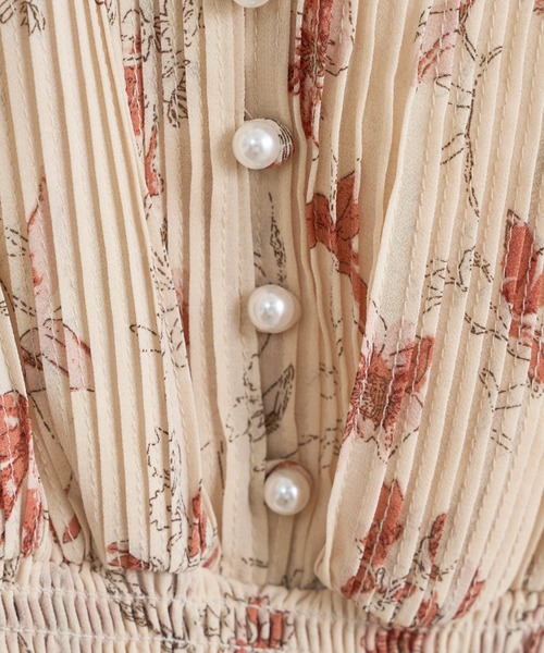 natural couture（ナチュラルクチュール）の「【WEB限定カラー有り】ピンタックプリーツお上品ワンピース（ワンピース・レディース・チャコールグレー/ベージュ/ブルー/ボルドー/その他1/その他2/その他3/その他4/その他5・FREE）」の14枚目の写真