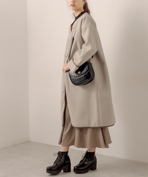 OLIVE des OLIVE（オリーブデオリーブ）の「【WEB限定】コスパ最強！大人女子パイピングロングコート（ノーカラーコート・レディース・ライトグレー/ベージュ・FREE）」の9枚目の写真