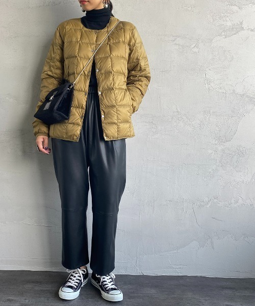 TAION（タイオン）の「【WEB限定】[TAION/タイオン] クルーネックボタンインナーダウンジャケット（ダウンジャケット/コート・レディース・ブラック/ベージュ/グレー/オフホワイト/オリーブ・M/L/XL）」の12枚目の写真