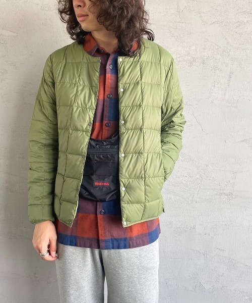 TAION（タイオン）の「【WEB限定】[TAION/タイオン] クルーネックボタンインナーダウンジャケット（ダウンジャケット/コート・レディース・ブラック/ベージュ/グレー/オフホワイト/オリーブ・M/L/XL）」の14枚目の写真