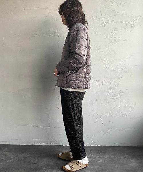 TAION（タイオン）の「【WEB限定】[TAION/タイオン] クルーネックボタンインナーダウンジャケット（ダウンジャケット/コート・レディース・ブラック/ベージュ/グレー/オフホワイト/オリーブ・M/L/XL）」の11枚目の写真