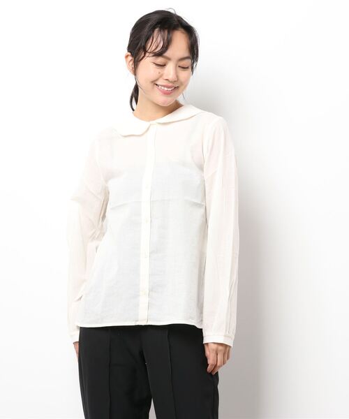 ehka sopo（エヘカソポ）の「スカラップ衿ブラウス（シャツ/ブラウス・レディース・ブラック/グレー/オフホワイト/キナリ・ﾌﾘ-）」の2枚目の写真