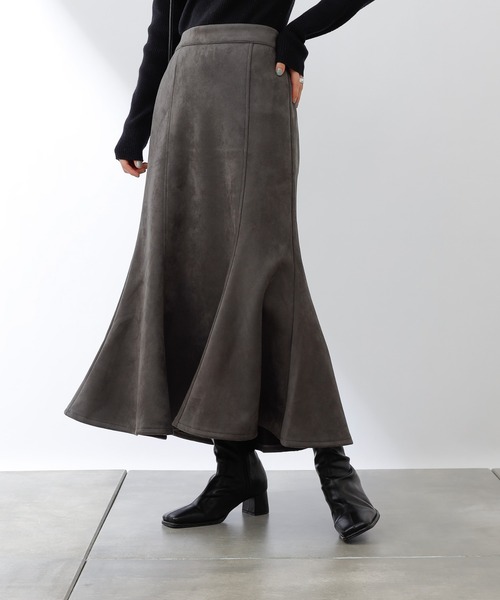 COLONY 2139（コロニートゥーワンスリーナイン）の「フェイクスエードマーメイドスカート（スカート・レディース・チャコールグレー/モカ/ブルー/グリーン・FREE）」の2枚目の写真