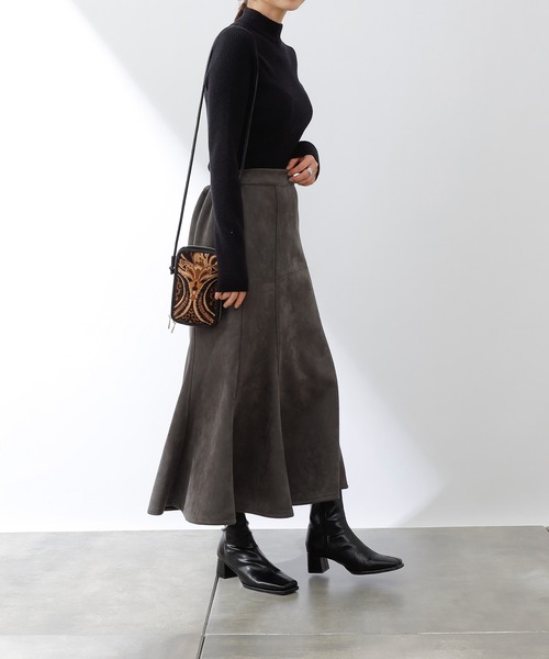 COLONY 2139（コロニートゥーワンスリーナイン）の「フェイクスエードマーメイドスカート（スカート・レディース・チャコールグレー/モカ/ブルー/グリーン・FREE）」の12枚目の写真