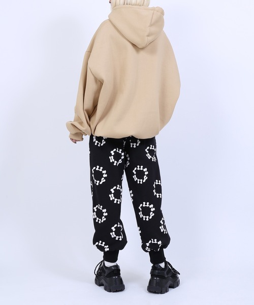 PUNYUS(プニュズ)の「サークルロゴスウェットパンツ(スウェットパンツ・レディース・ブラック/ピンク/オレンジ/グリーン・1/2/4/3)」の19枚目の写真