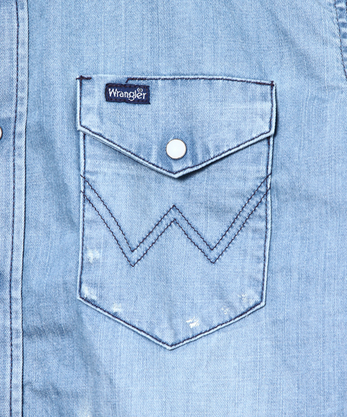 Wrangler（ラングラー）の「WRANGLER × AMERICAN RAG CIE ダメージデニムシャツ（シャツ/ブラウス・メンズ・ブラック/インディゴブルー・SMALL/MEDIUM）」の13枚目の写真