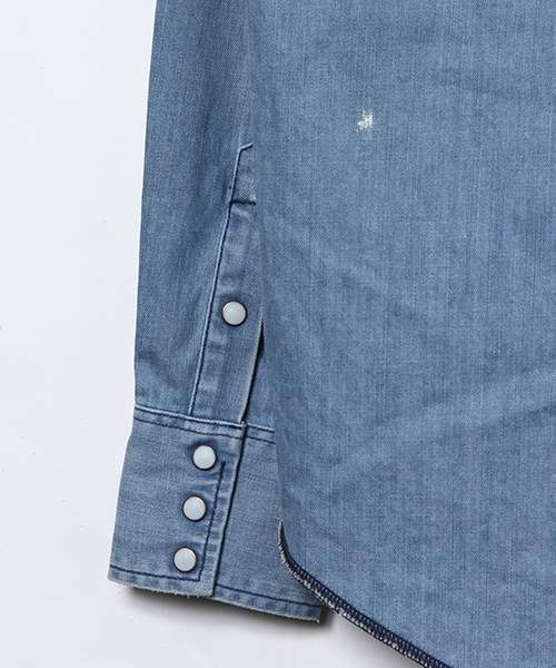 Wrangler（ラングラー）の「WRANGLER × AMERICAN RAG CIE ダメージデニムシャツ（シャツ/ブラウス・メンズ・ブラック/インディゴブルー・SMALL/MEDIUM）」の8枚目の写真