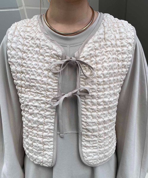 CAPRICIEUX LE'MAGE（カプリシューレマージュ）の「〈WEB・一部店舗限定〉キルトショートベスト（ベスト・レディース・ブラック/アイボリー・FREE）」の7枚目の写真