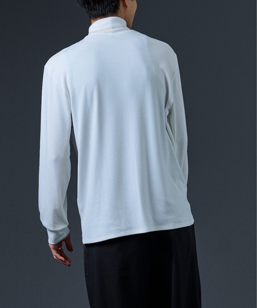 Ellno Loset（エルノロゼット）の「ネックロゴタートルロンT（Tシャツ/カットソー・メンズ・オフホワイト/ブラック・MEDIUM/LARGE）」の4枚目の写真