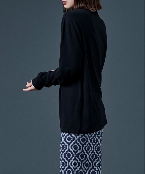 Ellno Loset（エルノロゼット）の「ネックロゴタートルロンT（Tシャツ/カットソー・メンズ・オフホワイト/ブラック・MEDIUM/LARGE）」の10枚目の写真