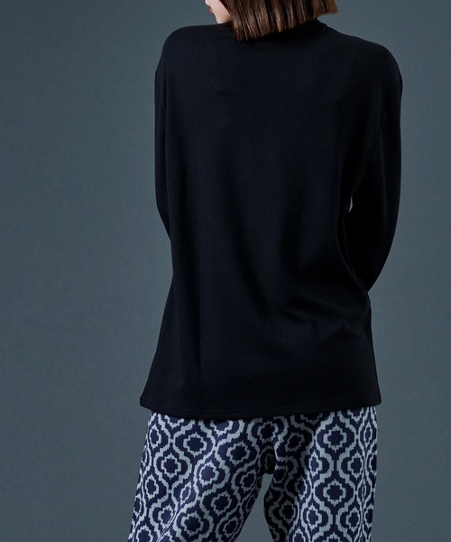 Ellno Loset（エルノロゼット）の「ネックロゴタートルロンT（Tシャツ/カットソー・メンズ・オフホワイト/ブラック・MEDIUM/LARGE）」の11枚目の写真