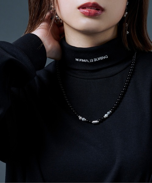 Ellno Loset（エルノロゼット）の「ネックロゴタートルロンT（Tシャツ/カットソー・メンズ・オフホワイト/ブラック・MEDIUM/LARGE）」の12枚目の写真