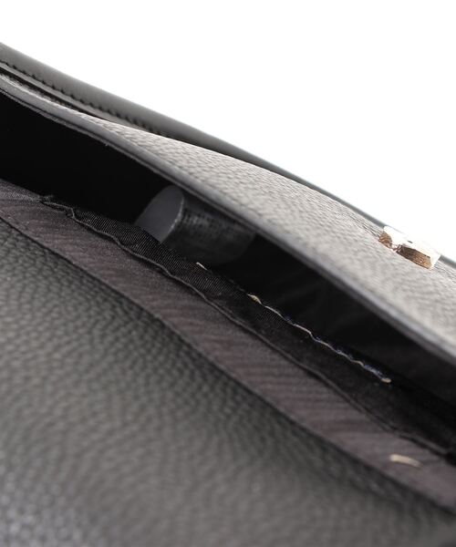 HONEYSUCKLE ROSE（ハニーサックルローズ）の「【HONEYSUCKLE ROSE】レトロフラップショルダー（ショルダーバッグ・レディース・ブラック/ブラウン/グレー・ONE SIZE）」の6枚目の写真