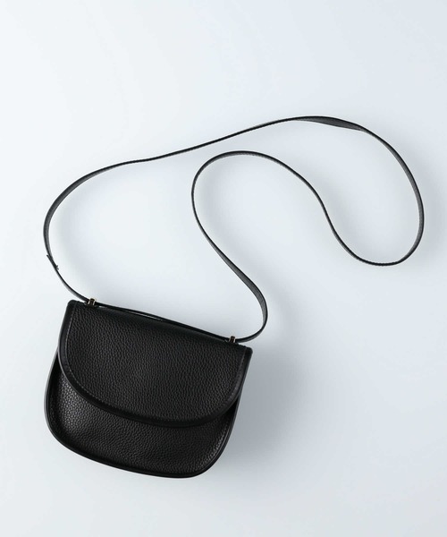 HONEYSUCKLE ROSE（ハニーサックルローズ）の「【HONEYSUCKLE ROSE】レトロフラップショルダー（ショルダーバッグ・レディース・ブラック/ブラウン/グレー・ONE SIZE）」の2枚目の写真