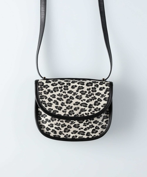 HONEYSUCKLE ROSE（ハニーサックルローズ）の「【HONEYSUCKLE ROSE】レトロフラップショルダー（ショルダーバッグ・レディース・ブラック/ブラウン/グレー・ONE SIZE）」の15枚目の写真