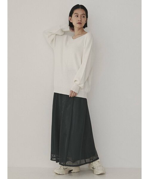 COTORICA（コトリカ）の「アンチピーリングVネックニット（ニット/セーター・レディース・ブラック/オフホワイト/オレンジ/グリーン/ブルー・FREE）」の12枚目の写真