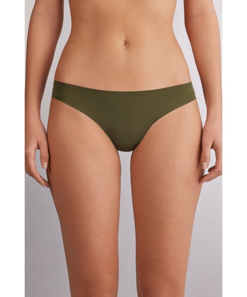 Intimissimi（インティミッシミ）の「シームレス ウルトラライト マイクロファイバー ブラジリアン 【ウェアに響きにくい・速乾・蒸れにくい・なめらかな肌ざわり】（ショーツ・レディース・ブラック/ブルー/ホワイト/ベージュ/キナリ/スカイブルー/アッシュグレー/ライトグリーン/ピンク/ライトパープル/ミント/スモークピンク/ワインレッド/グリーン/インディゴブルー/ライトカーキ/パープル/アイボリー/アーミー/グレイッシュブルー/ピンクベージュ/サーモンピンク/ダークインディゴブルー/セージグリーン/ワイン/バーガンディー/ダークベージュ/モカ/チェリーピンク/ライトブルー/ライラック/カーキ・S/L/M）」の15枚目の写真