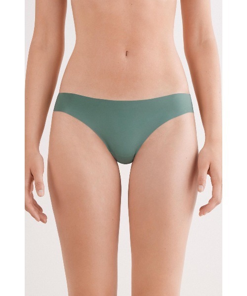 Intimissimi（インティミッシミ）の「シームレス ウルトラライト マイクロファイバー ブラジリアン 【ウェアに響きにくい・速乾・蒸れにくい・なめらかな肌ざわり】（ショーツ・レディース・ブラック/ブルー/ホワイト/ベージュ/キナリ/スカイブルー/アッシュグレー/ライトグリーン/ピンク/ライトパープル/ミント/スモークピンク/ワインレッド/グリーン/インディゴブルー/ライトカーキ/パープル/アイボリー/アーミー/グレイッシュブルー/ピンクベージュ/サーモンピンク/ダークインディゴブルー/セージグリーン/ワイン/バーガンディー/ダークベージュ/モカ/チェリーピンク/ライトブルー/ライラック/カーキ・S/L/M）」の13枚目の写真