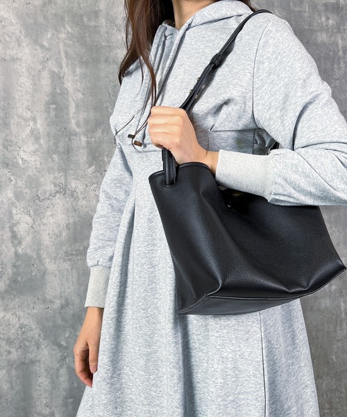 SAISON DE PAPILLON（セゾンドパピヨン）の「PUレザーミニポーチ付きハンドバッグ（ハンドバッグ・レディース・ブラック/オフホワイト/グリーン・フリー）」の20枚目の写真