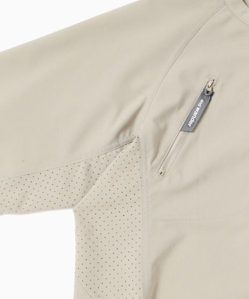 and wander（アンドワンダー）の「and wander/アンドワンダー　UV stretch rip band collar shirt UVストレッチリップバンドカラーシャツ 5742153085（シャツ/ブラウス・メンズ・グレー/ベージュ・4/5）」の8枚目の写真