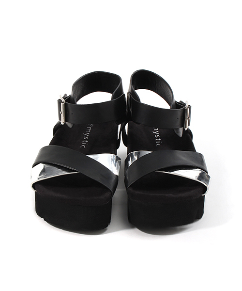 mystic（ミスティック）の「MON SHOE クロスサンダル（サンダル・レディース・シルバー/ゴールド・36/37/38/39）」の4枚目の写真