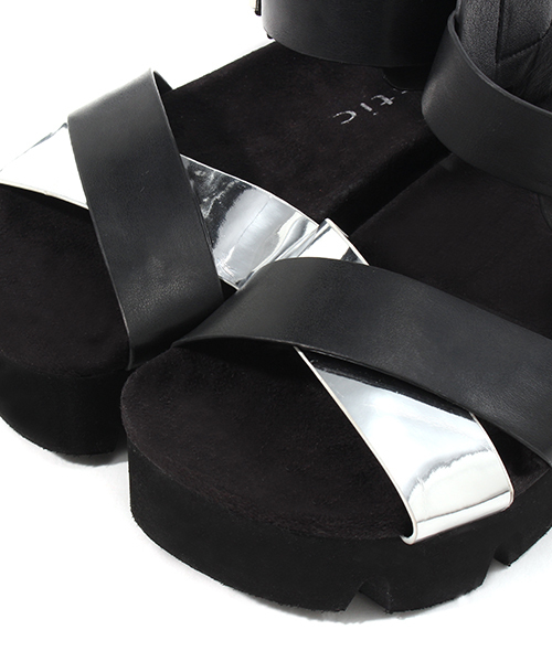 mystic（ミスティック）の「MON SHOE クロスサンダル（サンダル・レディース・シルバー/ゴールド・36/37/38/39）」の8枚目の写真