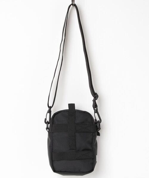 NEW ERA（ニューエラ）の「NEWERA Shoulder Pouch（ショルダーバッグ・メンズ・ブラック・FREE）」の2枚目の写真