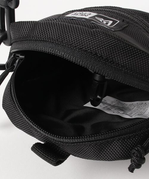 NEW ERA（ニューエラ）の「NEWERA Shoulder Pouch（ショルダーバッグ・メンズ・ブラック・FREE）」の4枚目の写真