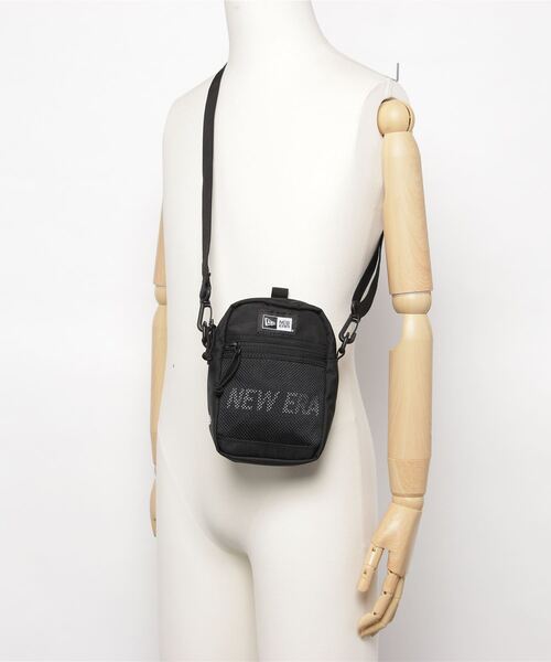 NEW ERA（ニューエラ）の「NEWERA Shoulder Pouch（ショルダーバッグ・メンズ・ブラック・FREE）」の5枚目の写真