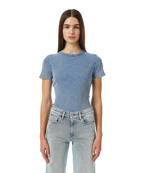 DIESEL(ディーゼル)の「レディース 半袖 リブ トップス ロゴ Tシャツ(Tシャツ/カットソー・レディース・インディゴブルー・SMALL/MEDIUM/LARGE/X-LARGE)」の10枚目の写真