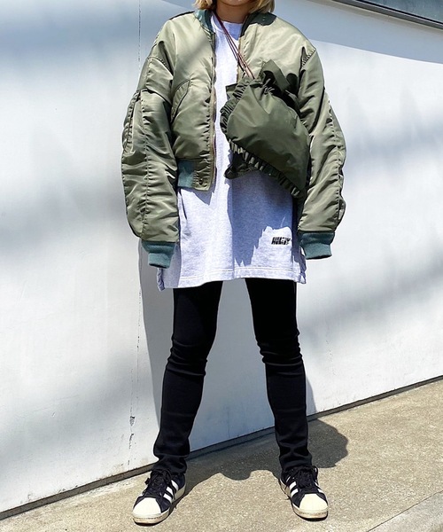 HOLIDAY（ホリデイ）の「NYLON RUFFLE POCHETTE ナイロンラッフルポシェット（ショルダーバッグ・レディース・ブラック/ベージュ/カーキ・ONE SIZE）」の7枚目の写真