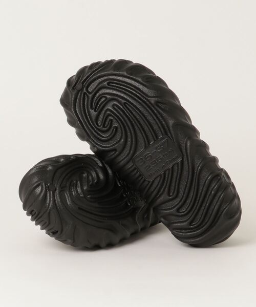 Figments（フィグメンツ）の「エンボスシューズ（スリッポン・レディース・ブラック/オフホワイト・SMALL/LARGE/MEDIUM）」の9枚目の写真