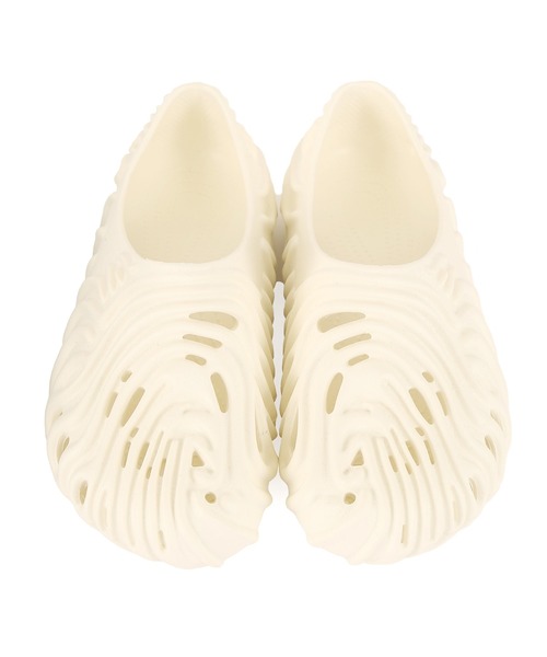 Figments（フィグメンツ）の「エンボスシューズ（スリッポン・レディース・ブラック/オフホワイト・SMALL/LARGE/MEDIUM）」の4枚目の写真