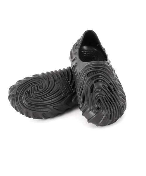 Figments（フィグメンツ）の「エンボスシューズ（スリッポン・レディース・ブラック/オフホワイト・SMALL/LARGE/MEDIUM）」の7枚目の写真