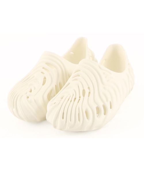 Figments（フィグメンツ）の「エンボスシューズ（スリッポン・レディース・ブラック/オフホワイト・SMALL/LARGE/MEDIUM）」の15枚目の写真