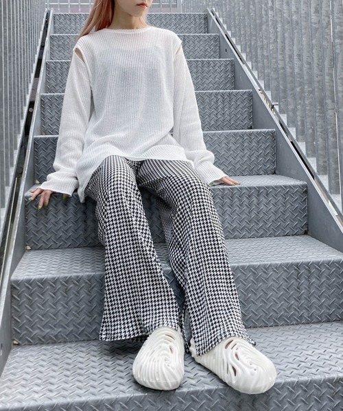 Figments（フィグメンツ）の「エンボスシューズ（スリッポン・レディース・ブラック/オフホワイト・SMALL/LARGE/MEDIUM）」の11枚目の写真