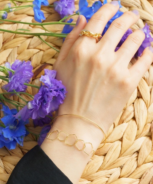 ANOH（アノー）の「レイヤードフープチェーンバングル（バングル/リストバンド・レディース・シルバー/ゴールド・FREE）」の9枚目の写真