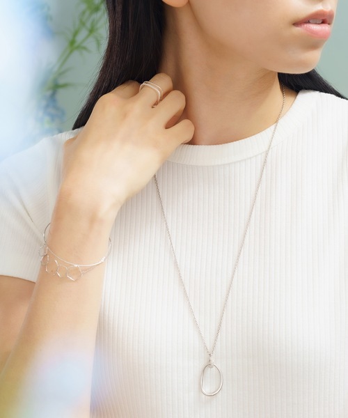 ANOH（アノー）の「レイヤードフープチェーンバングル（バングル/リストバンド・レディース・シルバー/ゴールド・FREE）」の4枚目の写真