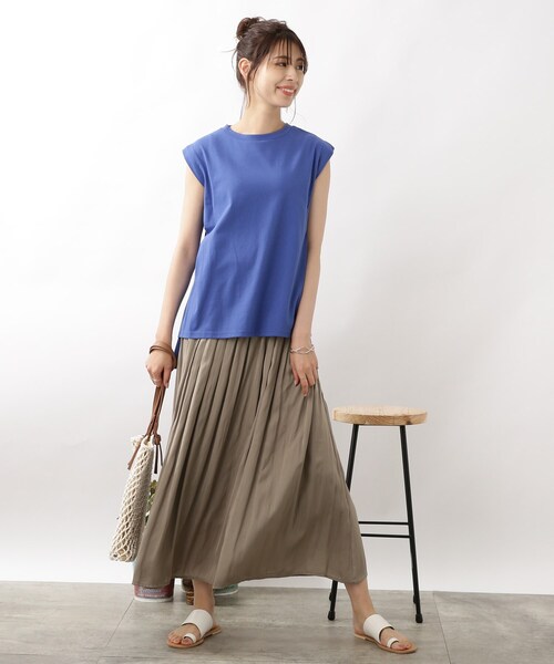 DRESKIP(ドレスキップ)の「◆ウエストリボンイレヘムプルオーバー(Tシャツ/カットソー・レディース・オフホワイト/ブラック/ブルー・02/03)」の5枚目の写真