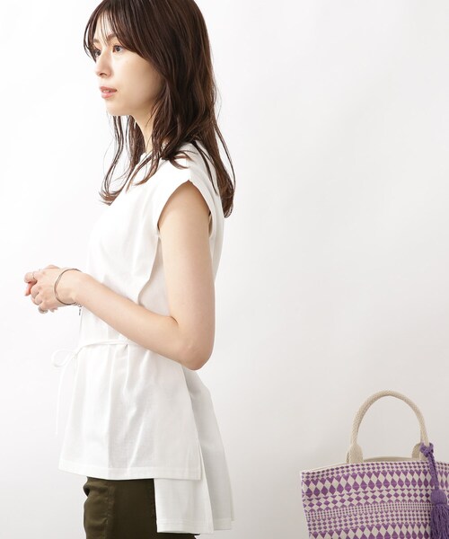 DRESKIP(ドレスキップ)の「◆ウエストリボンイレヘムプルオーバー(Tシャツ/カットソー・レディース・オフホワイト/ブラック/ブルー・02/03)」の6枚目の写真