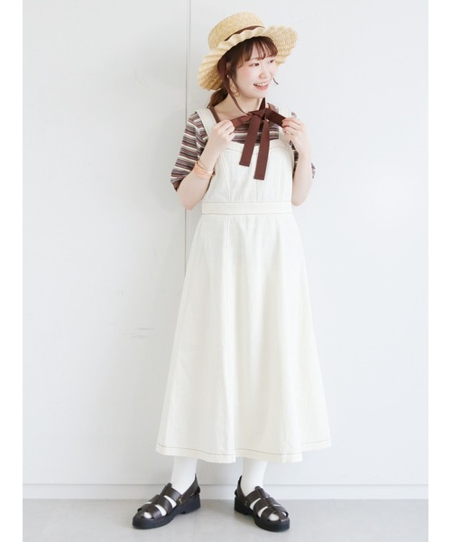 ehka sopo（エヘカソポ）の「配色ステッチジャンパースカート（ジャンパースカート・レディース・ブラック/グリーン/キナリ・ﾌﾘ-）」の4枚目の写真