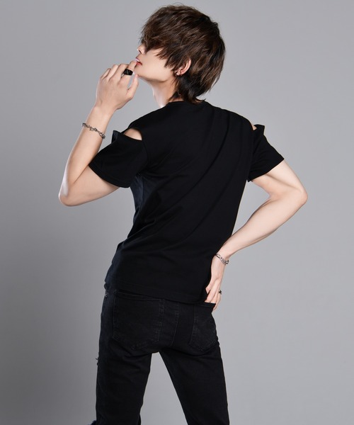 ADRER（アドラー）の「shoulder slit Vneck-T /ショルダースリットVネックTシャツ（Tシャツ/カットソー・メンズ・ホワイト/ブラック・SMALL/MEDIUM/LARGE/X-SMALL）」の4枚目の写真