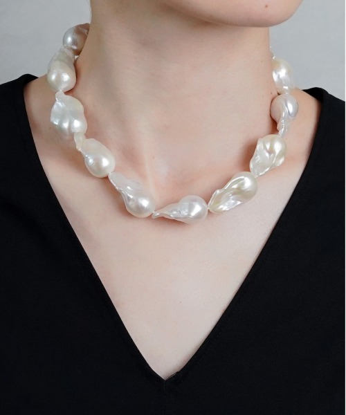 ISOLATION（アイソレーション）の「【ISOLATION / アイソレーション】 Baroque Pearl Necklace / 淡水バロックパール マンテルネックレス（ネックレス・レディース・ホワイト・40cm/45cm）」の11枚目の写真