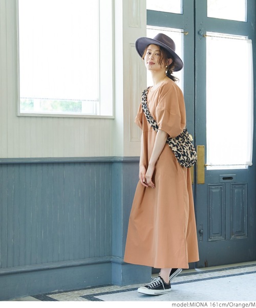 coca(coca)(コカ)の「ボリュームスリーブ半袖ワンピース(ワンピース・レディース・ブラック/オレンジ・M/L)」の9枚目の写真