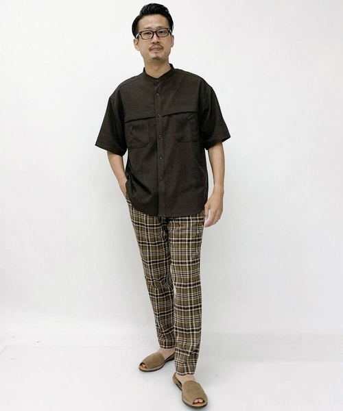 a.v.v（アーヴェヴェ）の「Wポケットワイドシルエットバンドカラーシャツ（セットアップ対応）（シャツ/ブラウス・メンズ・ブラック/ブラウン・46/48）」の12枚目の写真