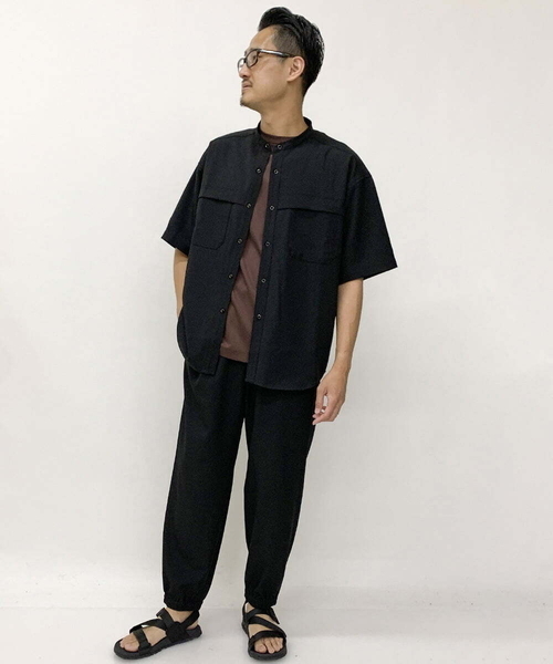 a.v.v（アーヴェヴェ）の「Wポケットワイドシルエットバンドカラーシャツ（セットアップ対応）（シャツ/ブラウス・メンズ・ブラック/ブラウン・46/48）」の14枚目の写真