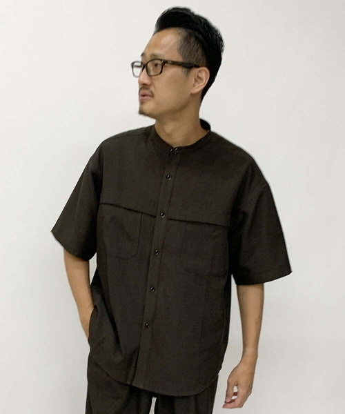 a.v.v（アーヴェヴェ）の「Wポケットワイドシルエットバンドカラーシャツ（セットアップ対応）（シャツ/ブラウス・メンズ・ブラック/ブラウン・46/48）」の20枚目の写真