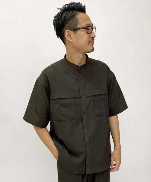 a.v.v（アーヴェヴェ）の「Wポケットワイドシルエットバンドカラーシャツ（セットアップ対応）（シャツ/ブラウス・メンズ・ブラック/ブラウン・46/48）」の21枚目の写真